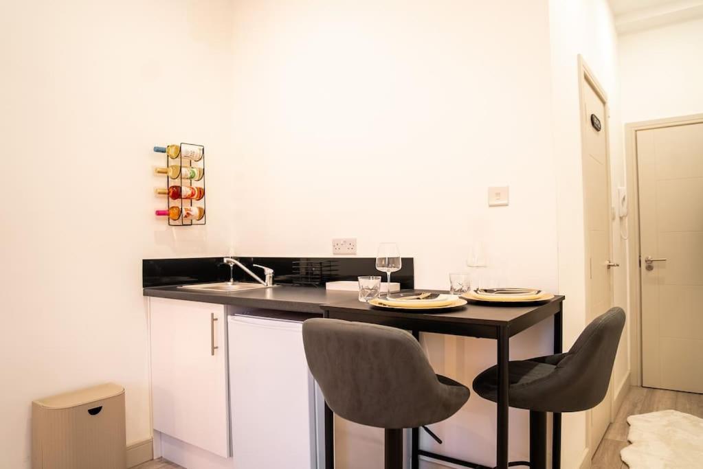 Five Star Boutique Studio Flat In Londen Buitenkant foto